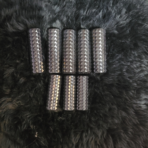 COPY - Kat Von D studded kiss - Picture 2 of 4